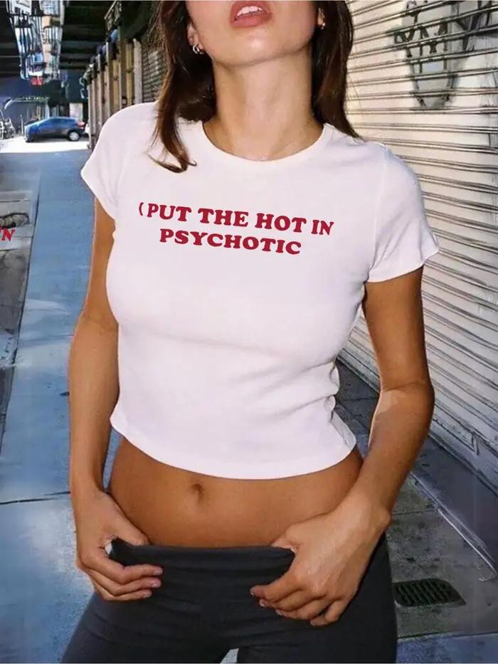 T-shirt graphique coupe ajustée rouge vif avec slogan « I Put The Hot in Psychotic », col rond, coup