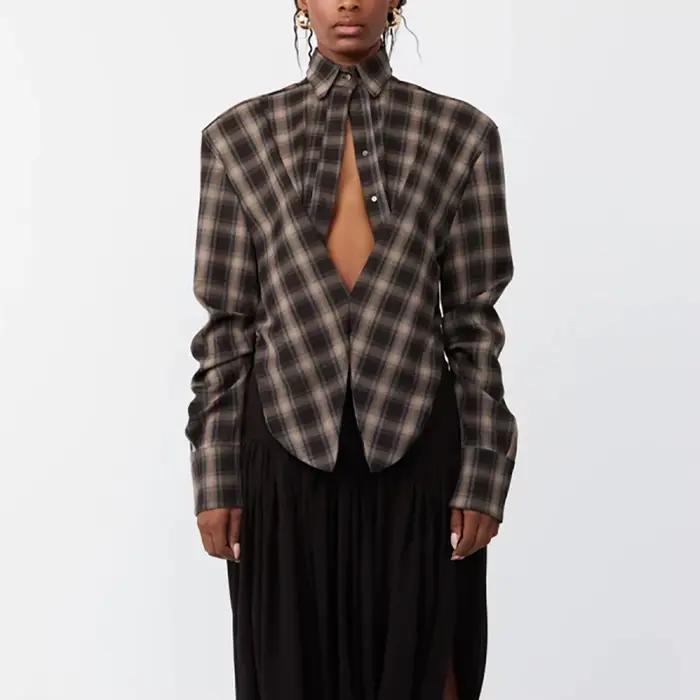 Chemisier asymétrique ajusté à manches longues pour femme, motif à carreaux, découpes design, confor