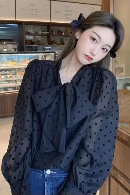 Chemise à pois pour femmes, Style français doux, nouveau haut à manches longues avec nœud papillon e