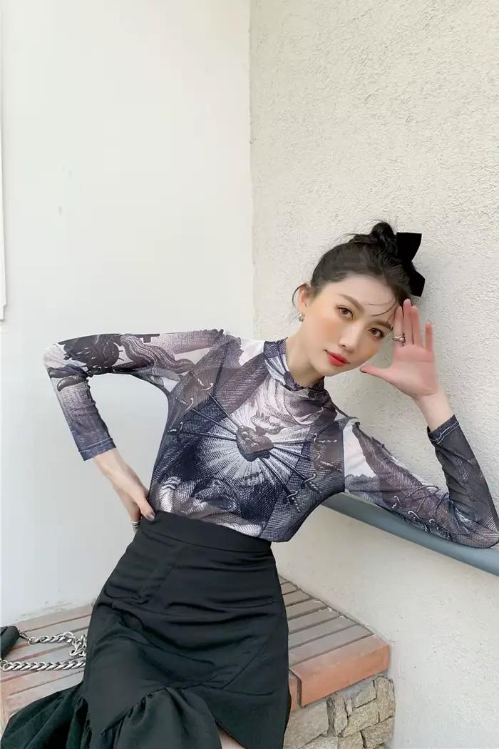 CHEERART Goth maille haut femmes tendance mode graphique t-shirts à manches longues col roulé voir à
