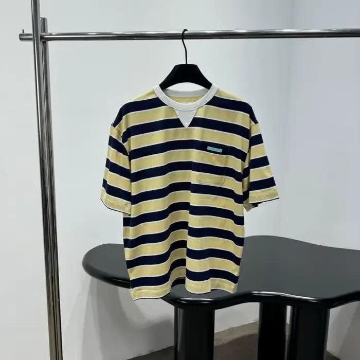 Nouveau T-shirt d'été 2026 à rayures et empiècements, haut polyvalent et tendance à manches courtes