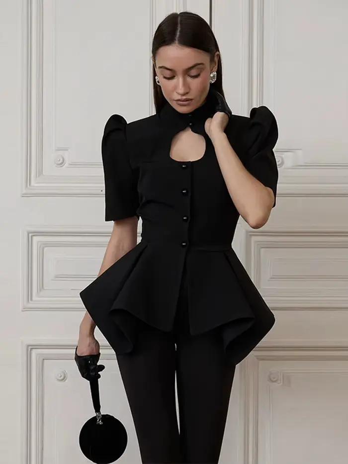 Hauts pour femmes à découpes en forme de cœur, manches courtes bouffantes, simple boutonnage, taille