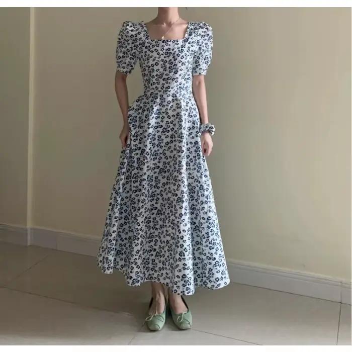 Robe imprimée française pour femme, collection été 2026, col carré, taille cintrée