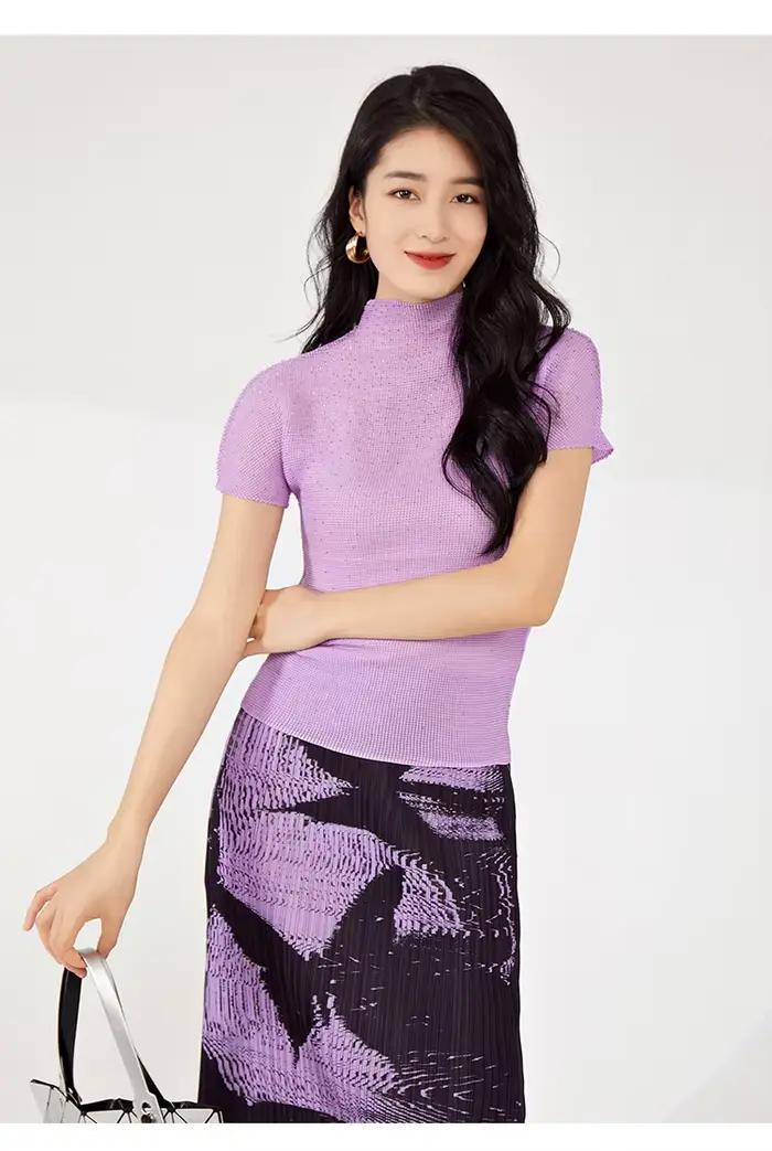 T-shirt plissé haut de gamme orné de strass