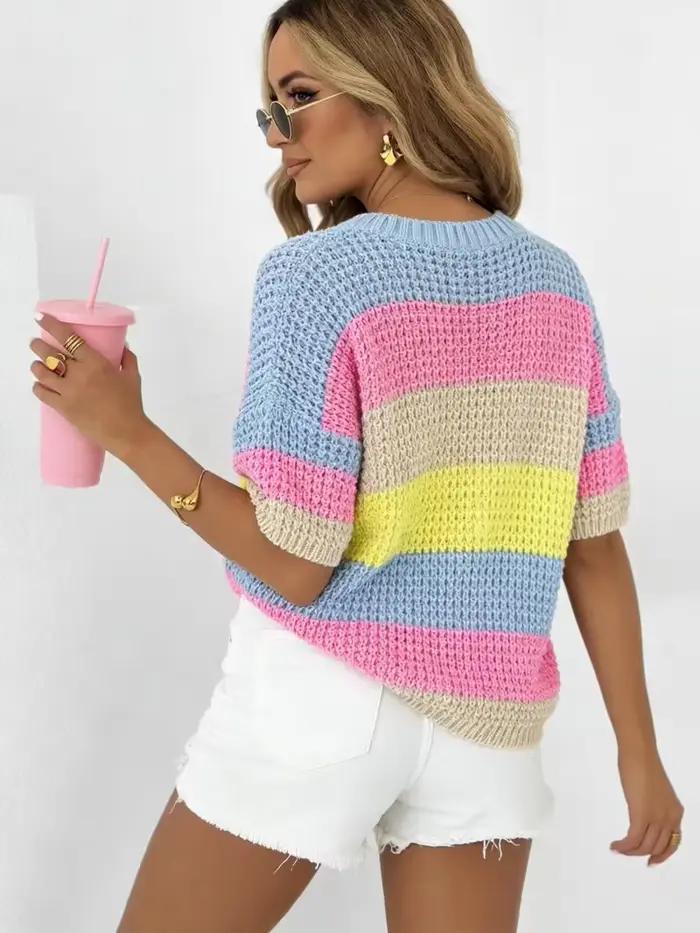 Pull tricoté à manches courtes rayé bleu et rose