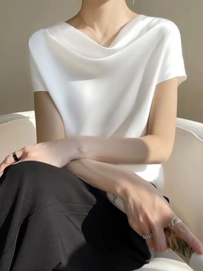 T-shirt en satin de soie pour femme