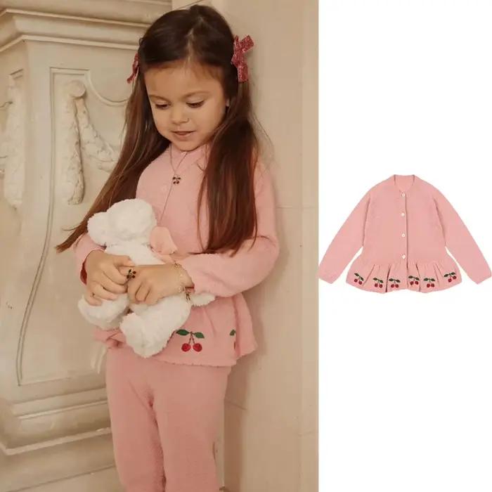 Veste pull en polyester mignon et doux pour enfants de 3 à 6 ans, veste Cardigan brodée cerise pour filles, nouvelle collection automne hiver 2021