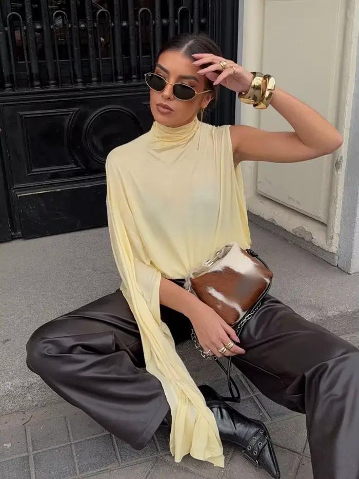HH Femme 2026 Printemps Mode Haut Polyvalent à Col Montant et Drapé Asymétrique Chic Élégant Coupe Slim Style Urbain Décontracté pour le Quotidien
