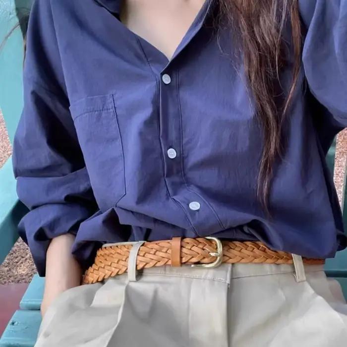 Chemise décontractée en polyester bleu marine pour femmes, coupe moderne, col rabattu, ouverture totale, idéale pour printemps et automne