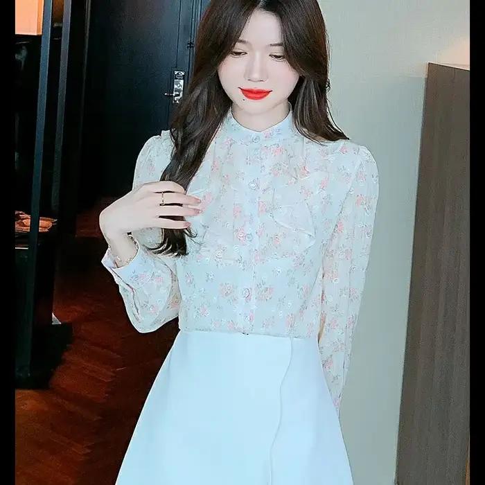 Chemise en mousseline de soie florale pour femmes