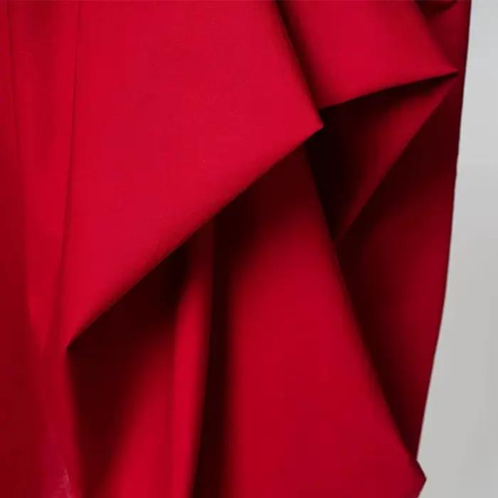 Robe mi-longue rouge à volants asymétriques pour femmes