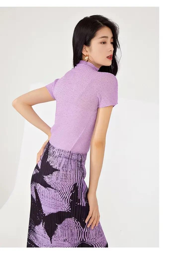 T-shirt plissé haut de gamme orné de strass