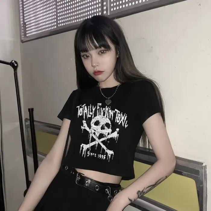 T-shirt court à la mode pour femmes et filles