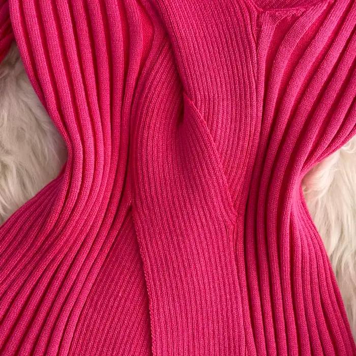 Pull tricoté à manches longues et col en V