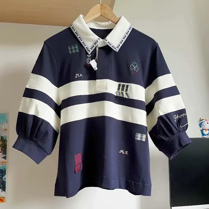 Chemise rayée bleue pour femmes