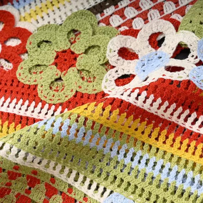 Débardeur en Crochet brodé de fleurs