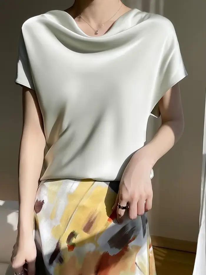 T-shirt en satin de soie pour femme