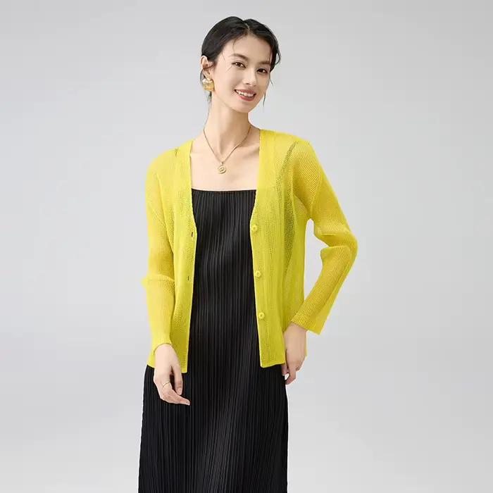 Miyake veste à simple boutonnage 2025 printemps nouveau tempérament maille à manches longues Cardigan col en v ample décontracté polyvalent vêtements de soleil
