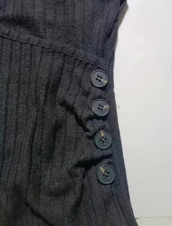 Débardeur sexy en tricot côtelé pour femme avec détails de boutons – Col en V sans manches
