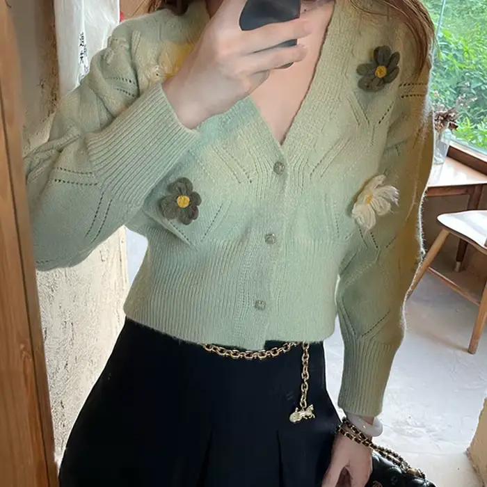 Cardigan court vert à fleurs pour femme