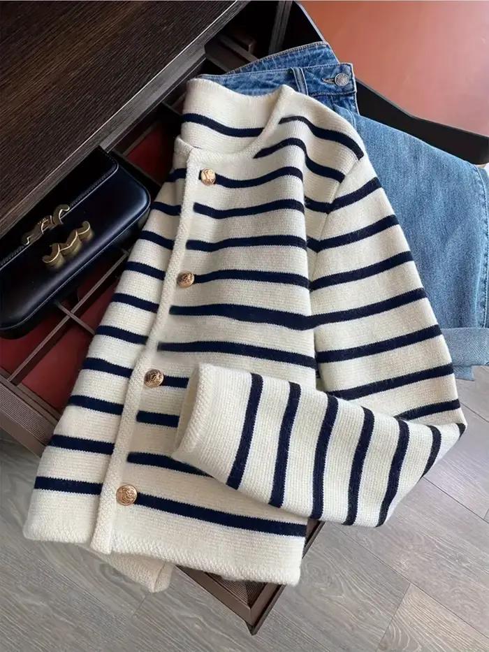 Cardigan rayé pour femme élégant automne hiver tricoté texture cireuse boutonnage simple à la mode ocassions spéciales