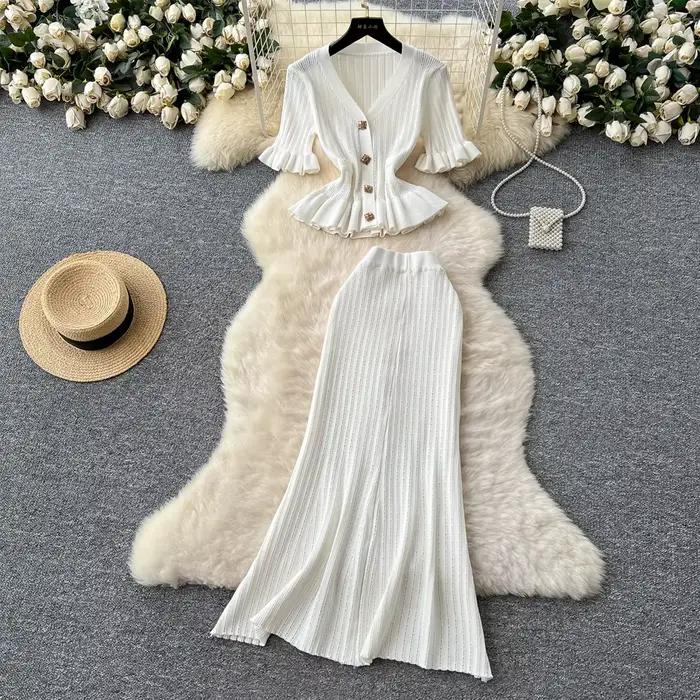 Ensemble deux pièces élégant en élasthanne et polyester de la marque YUOOMUOO pour femmes, hauts col en V et jupes à volants pour occasions spéciales