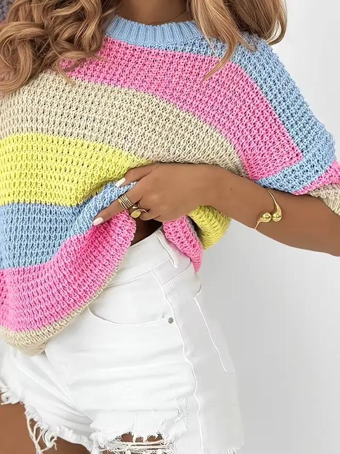 Pull tricoté à manches courtes rayé bleu et rose