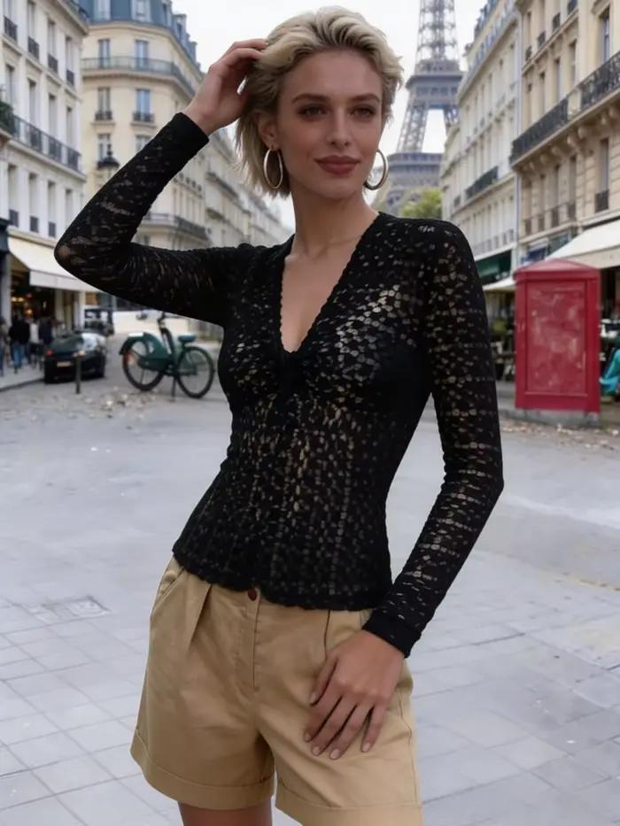 Chemisier noir transparent à manches longues avec col en V et nœud en dentelle