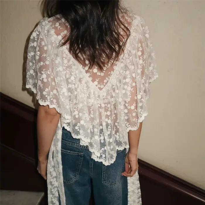 Hauts châle pour femmes en dentelle florale brodée