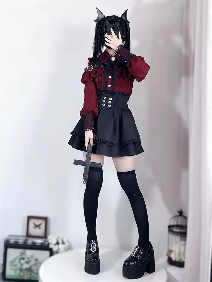 Ensemble deux pièces Yami Kawaii – Chemisier en dentelle et mini jupe