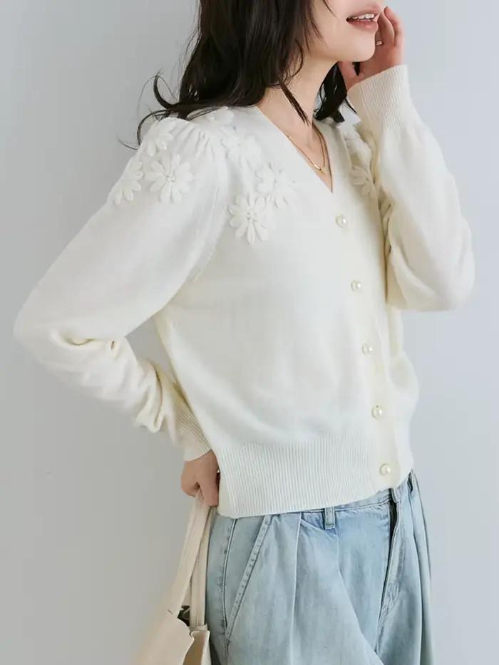 Pull brodé floral à col en V pour femmes