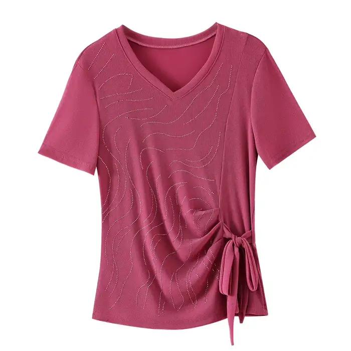 Nouveau T-shirt d'été pour femme, col en V, orné de strass, coupe ajustée, manches courtes, en polyester brillant, style décontracté pour femmes occasions spéciales