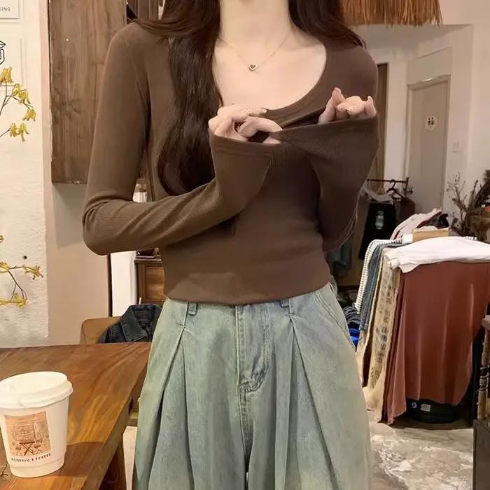 T-Shirt à manches courtes et col en U pour femme