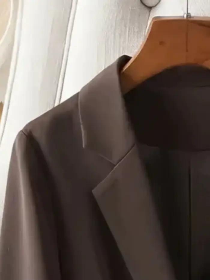 Blazer marron élégant pour femmes
