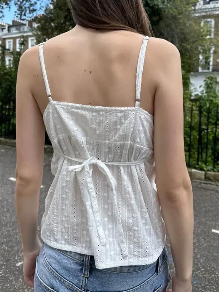 Camisole en dentelle blanche pour femme