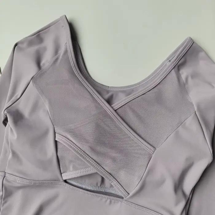 Haut de sport intégré avec soutien-gorge pour femme
