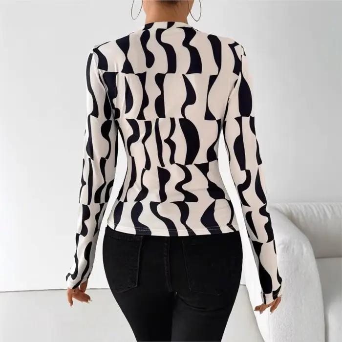 Nouveau t-shirt slim et ajusté pour femme avec un petit col montant