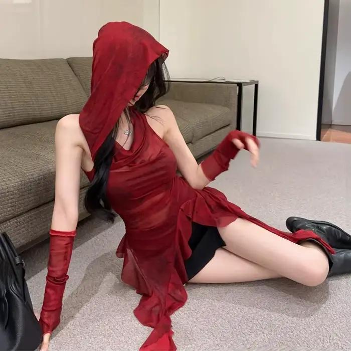 Haut transparent en maille rouge