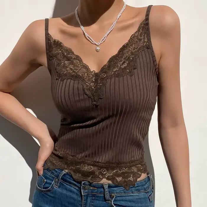 Camisole en patchwork de dentelle esthétique gothique pour femme