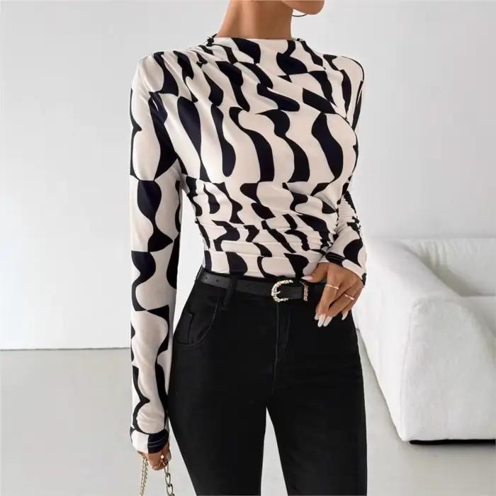 Nouveau t-shirt slim et ajusté pour femme avec un petit col montant