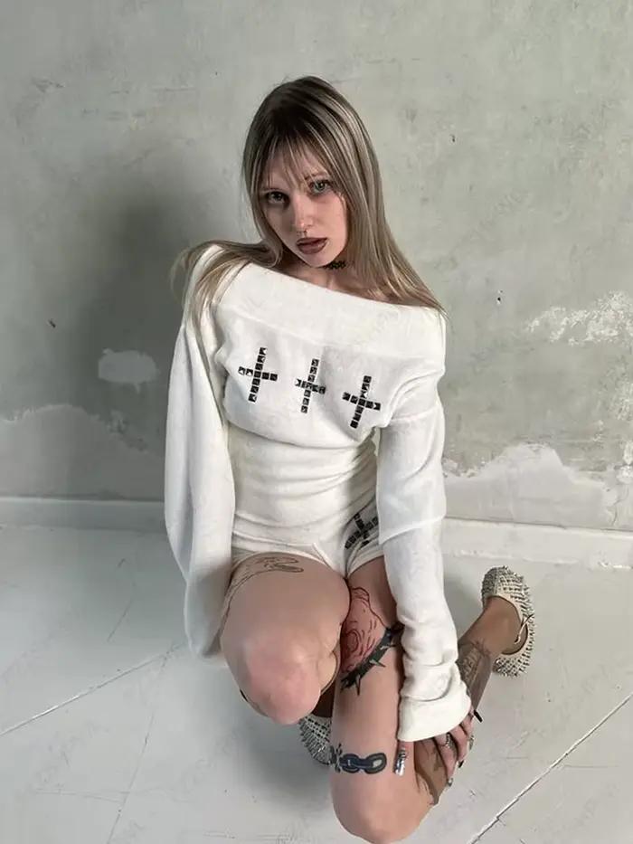 Goth – haut à manches longues et col bateau pour femmes
