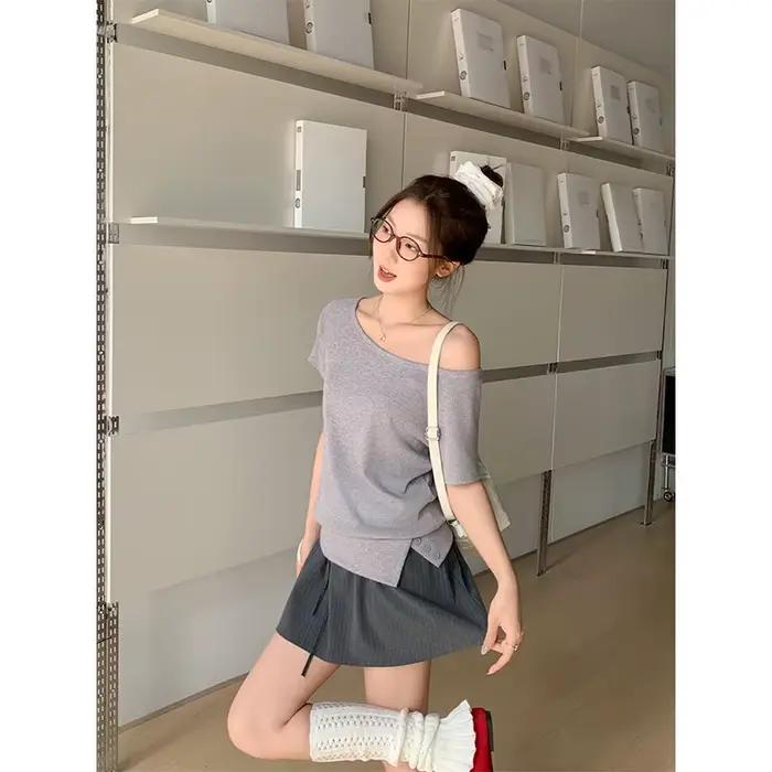 T-shirt haut femme en polyester ample avec col incliné pour été décontracté élégant à offrir pour femmes occasions spéciales