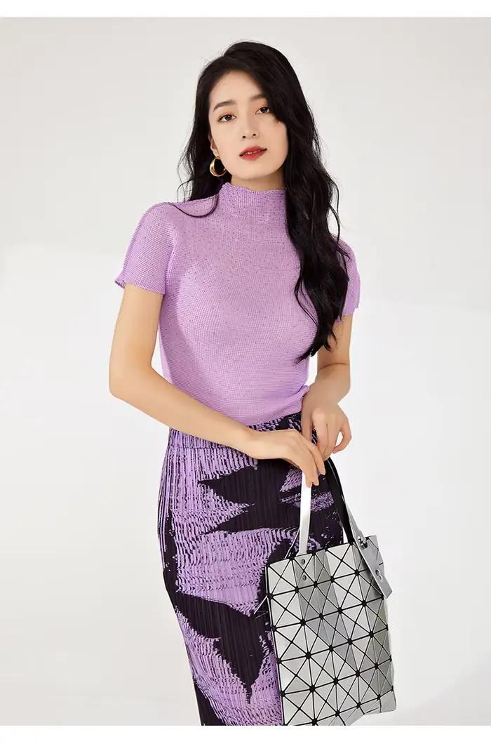 T-shirt plissé haut de gamme orné de strass