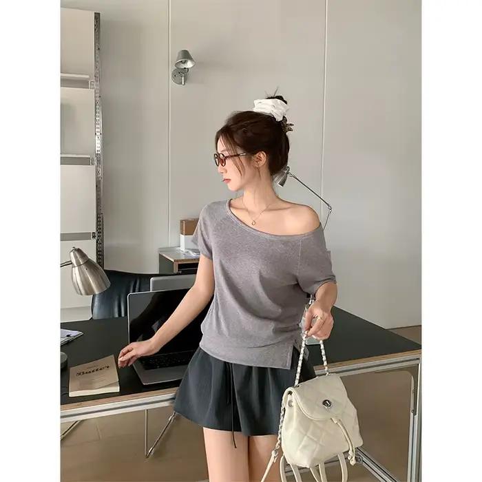 T-shirt haut femme en polyester ample avec col incliné pour été décontracté élégant à offrir pour femmes occasions spéciales