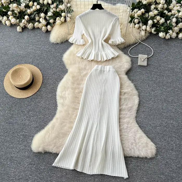 Ensemble deux pièces élégant en élasthanne et polyester de la marque YUOOMUOO pour femmes, hauts col en V et jupes à volants pour occasions spéciales