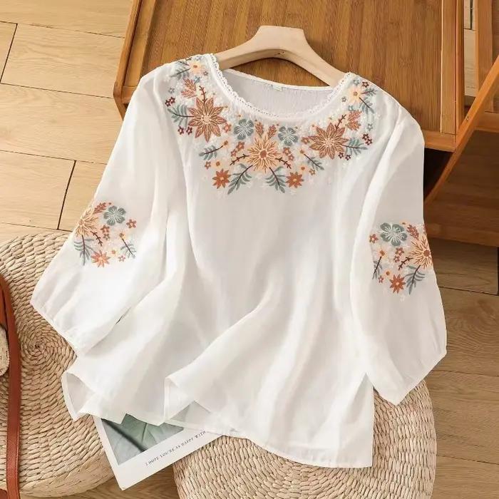 Chemise à fleurs brodée pour femmes