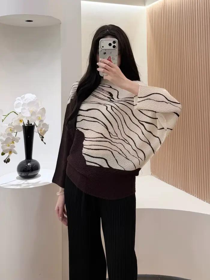 Haut plissé à imprimé zèbre beige marron