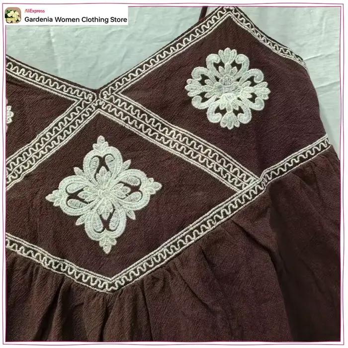 Hauts élégants et chics pour femmes