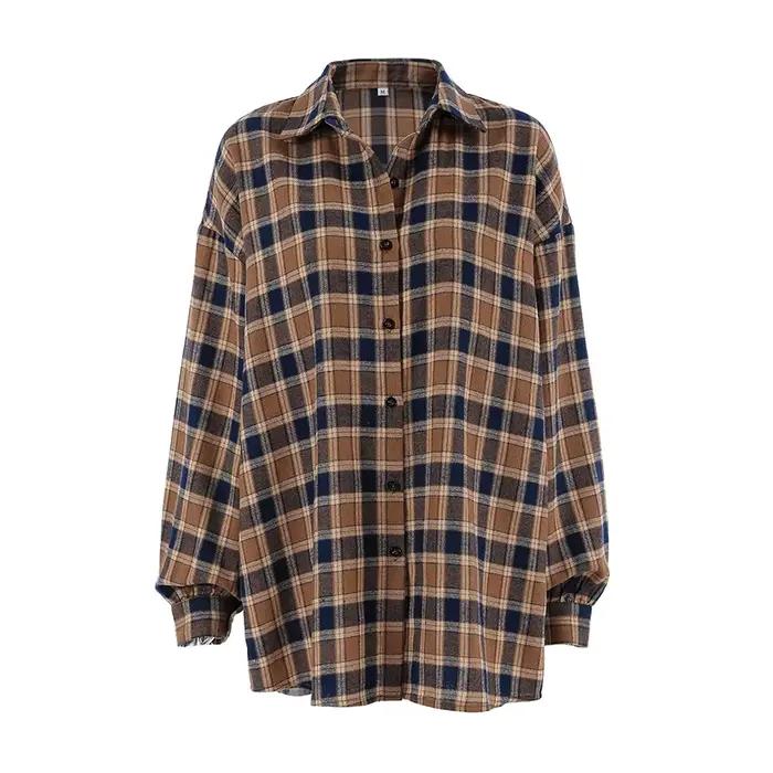 Chemise à carreaux à la mode