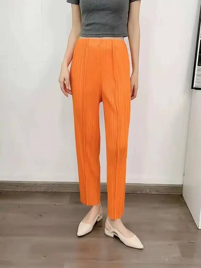 Pantalon droit plissé pour femme